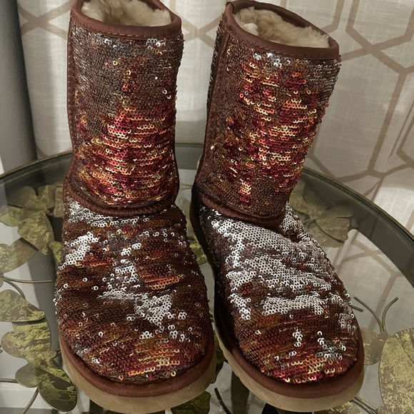 Sequin Ugg’s S 6 - Picture 1 of 6